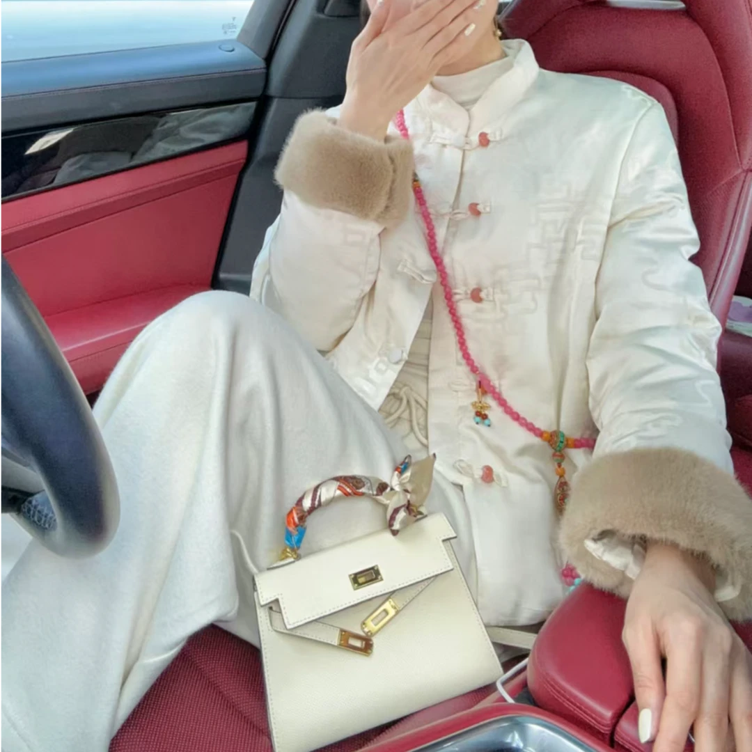 【锦衣服饰】FA 8129新国风刺绣盘扣毛袖羽绒外套