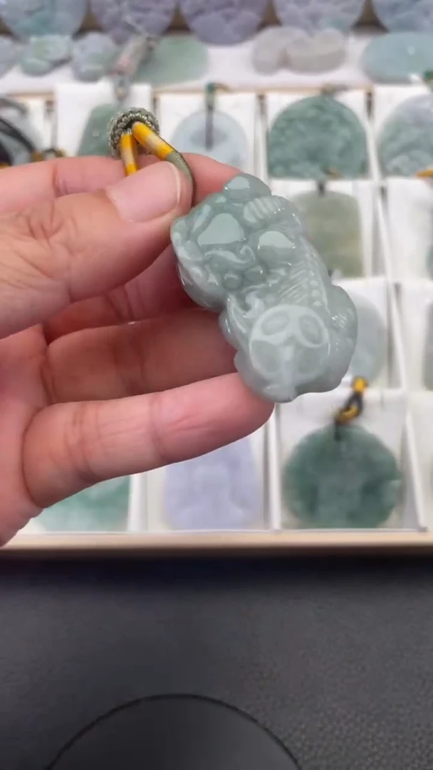 颈饰未镶嵌翡翠天然缅甸翡翠A货215