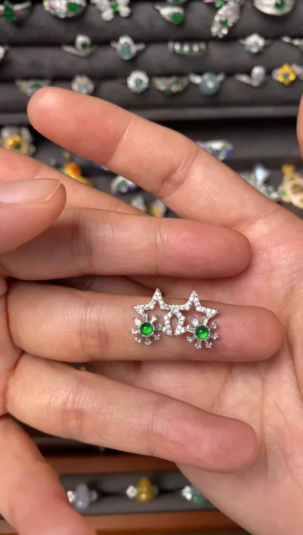 银S925镶嵌翡翠耳饰星星阳绿翡翠耳钉