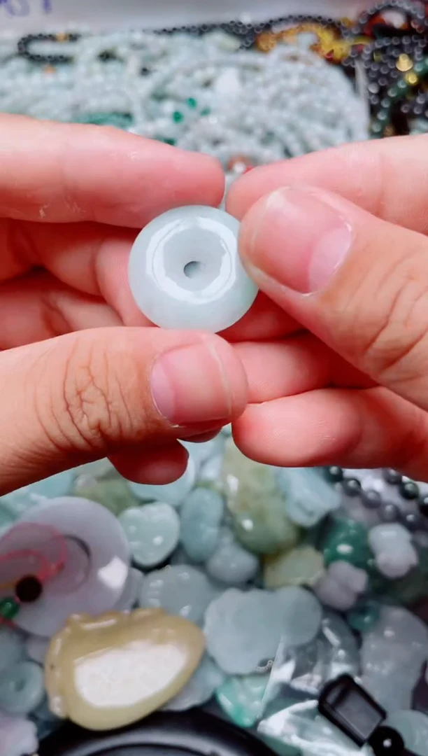 翡翠未镶嵌颈饰253