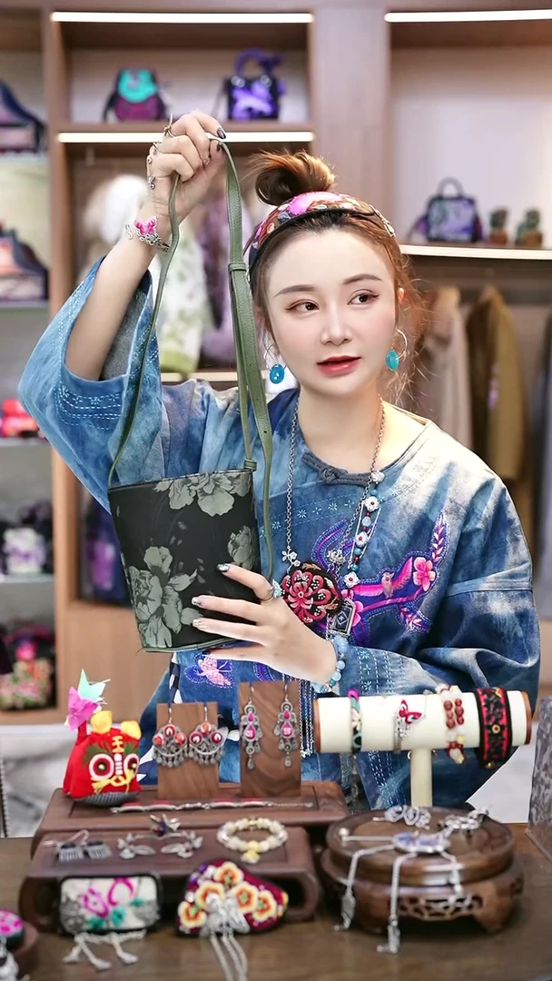 织绣L569黔东南苗族刺绣