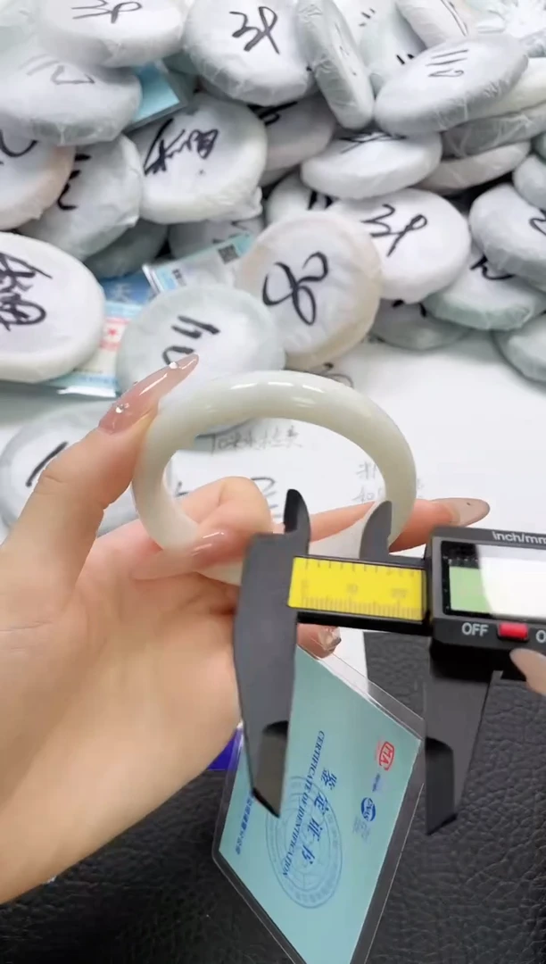 和田玉手镯未镶嵌101-57