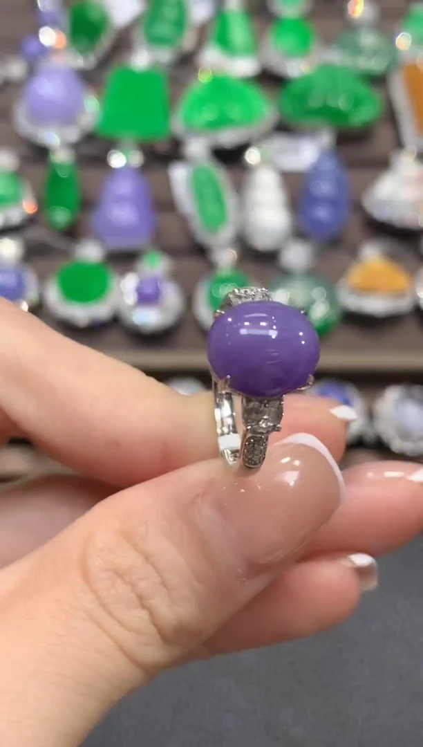 18K金镶嵌戒指翡翠b42紫货有一定色差