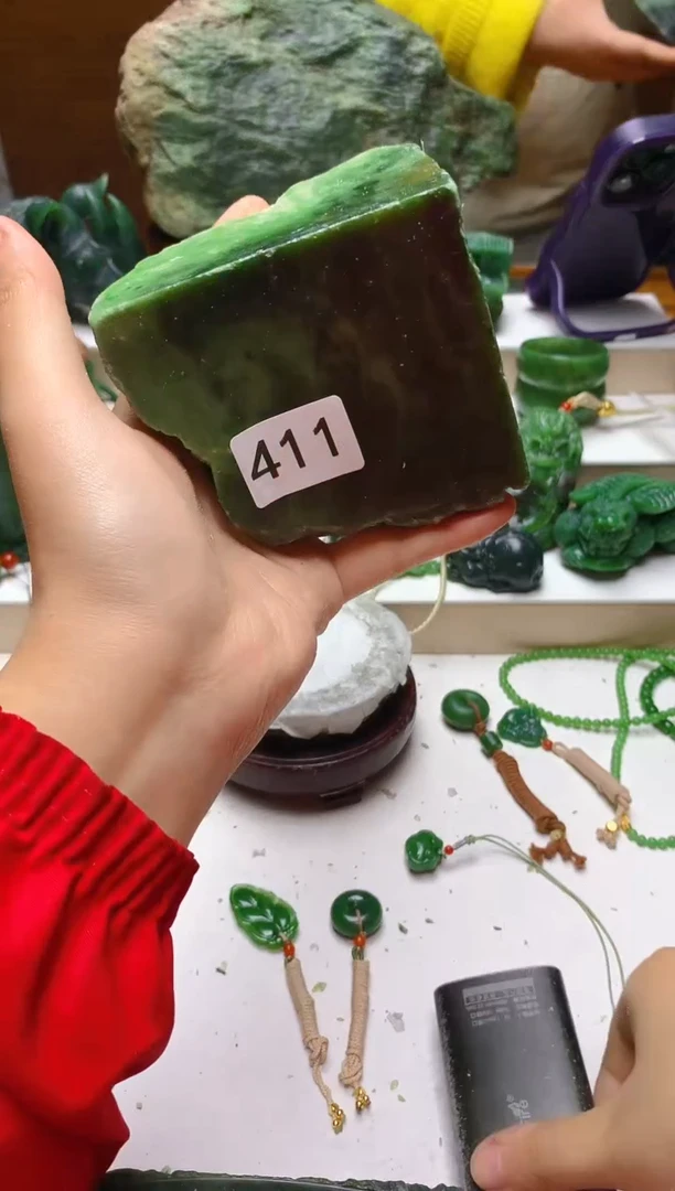 未镶嵌和田玉（碧玉）珠宝半成品1