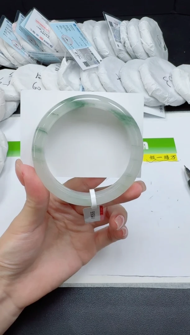 未镶嵌手镯石英质玉065-5859