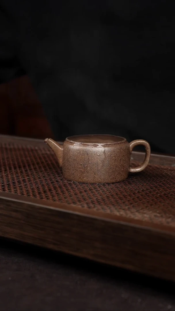 【闪购商品】紫砂茶壶岩中泥折嘴汉瓦{黄}