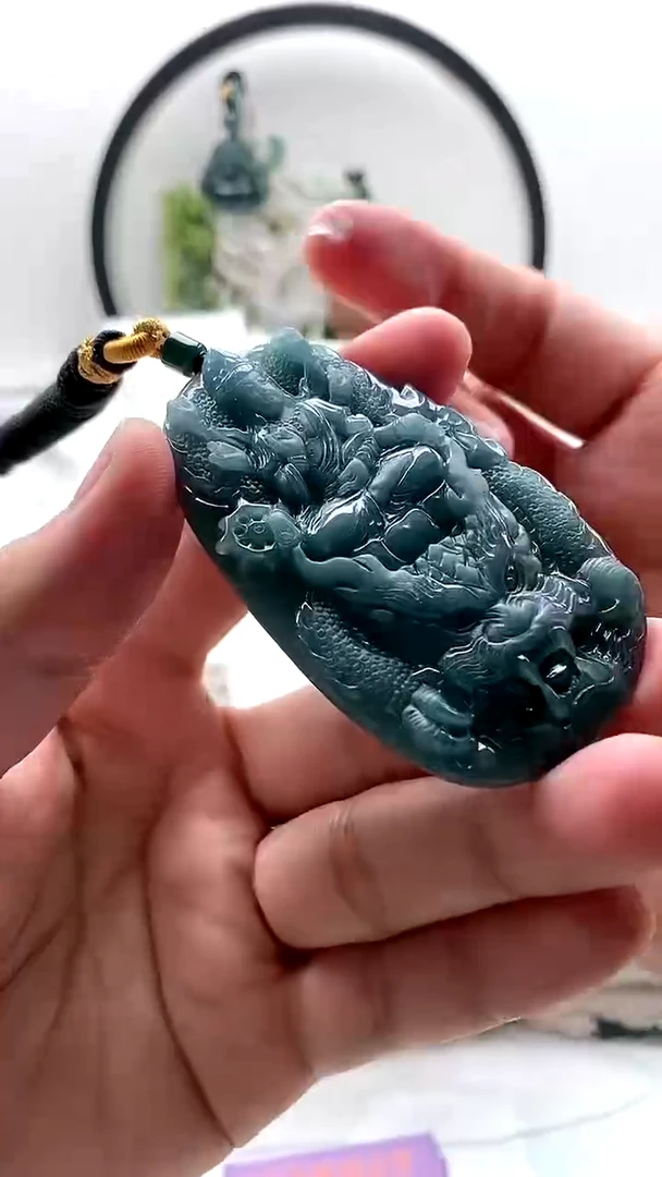颈饰未镶嵌翡翠千手观音