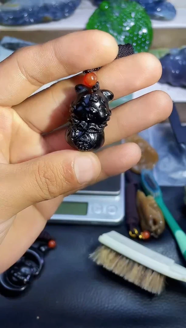 颈饰未镶嵌和田玉1