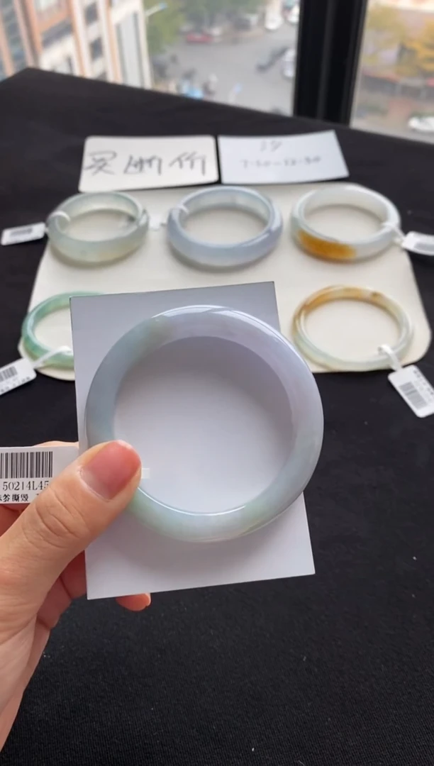 【闪购商品】翡翠手镯未镶嵌54正圈--不退不换