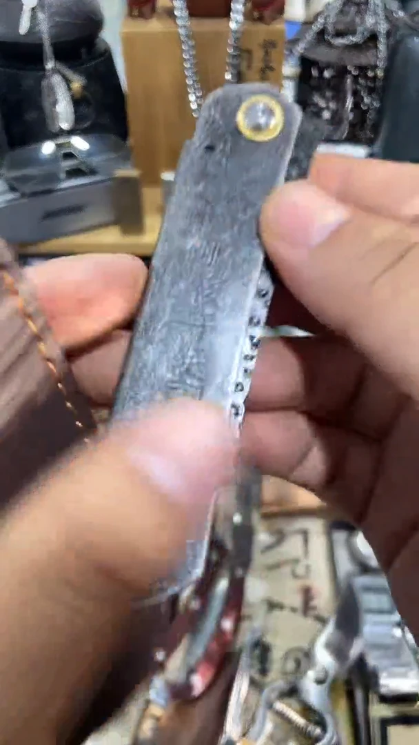 瓷片闪购商品  如图所示