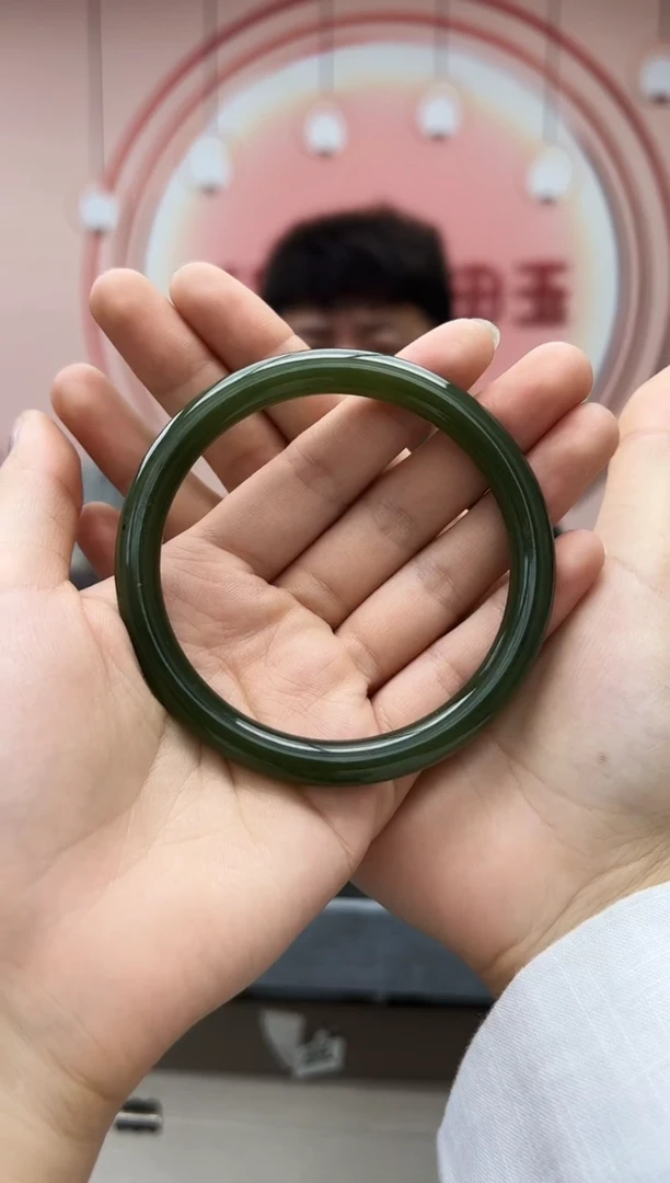 未镶嵌手镯和田玉1