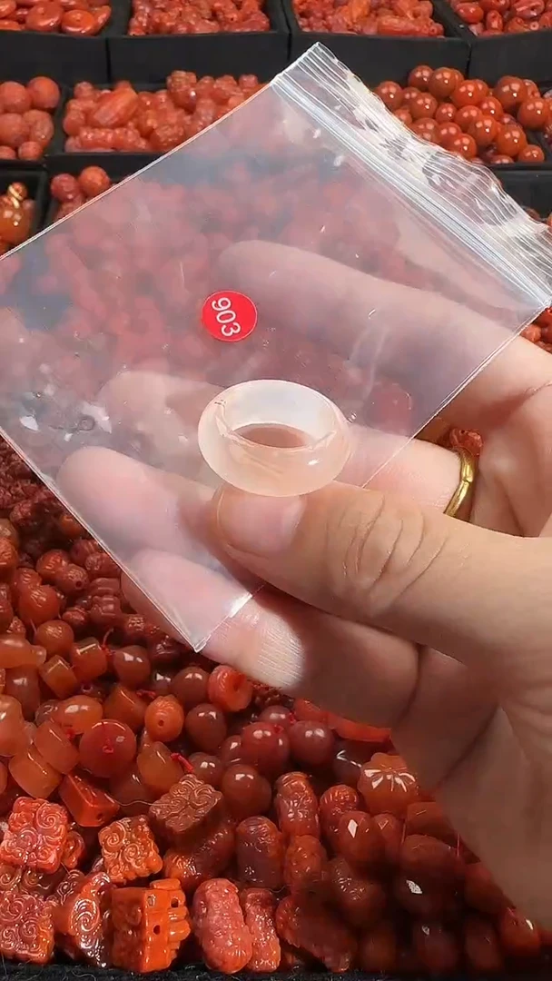 颈饰未镶嵌南红玛瑙1