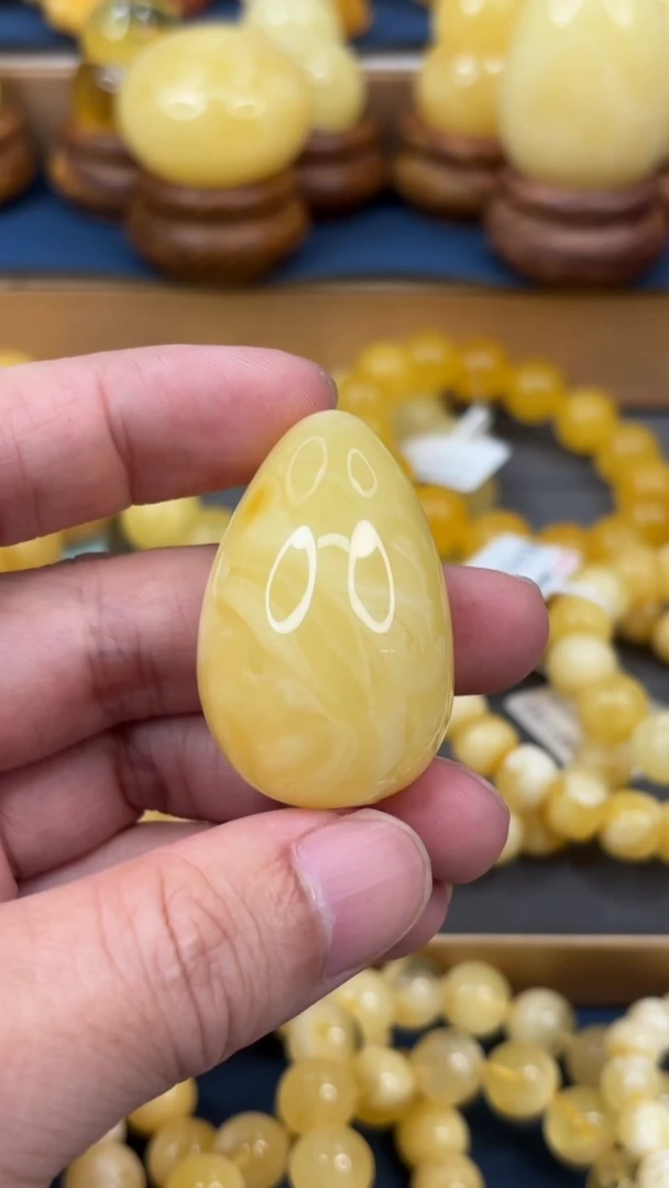 琥珀未镶嵌珠宝奇石p76 精品蜜蜡妖孽吊坠  12.34g