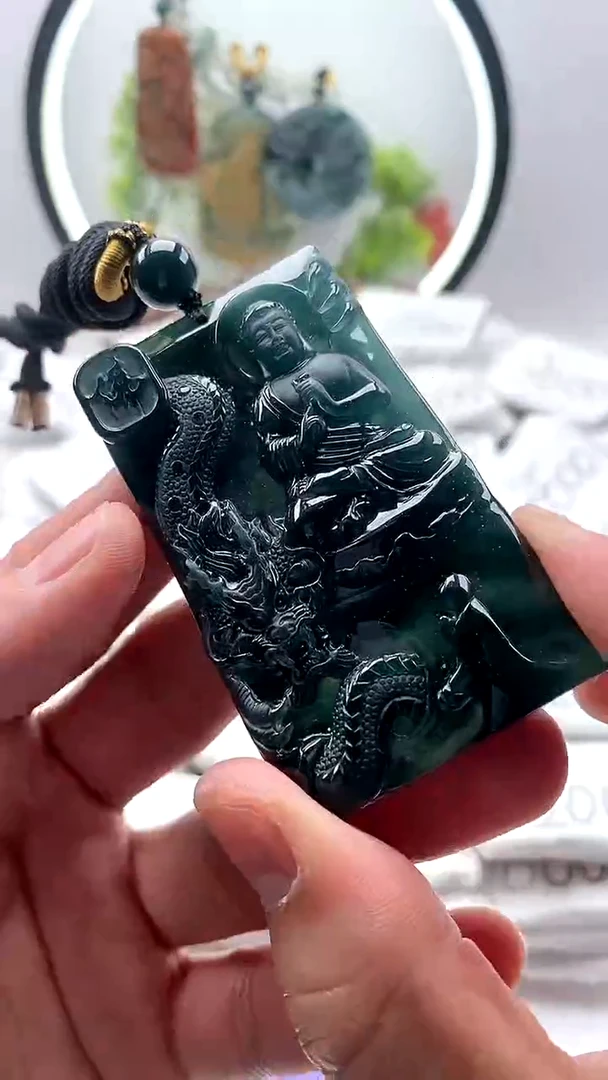 【闪购商品】翡翠颈饰未镶嵌大日如来