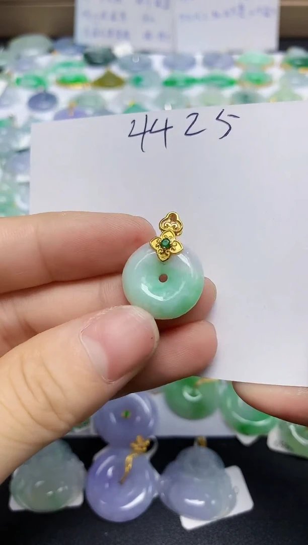 翡翠未镶嵌颈饰天然缅甸翡翠A货
