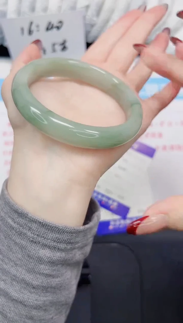 【闪购商品】石英质玉手镯未镶嵌198