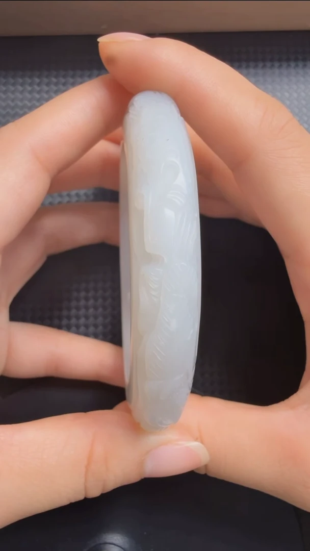 和田玉手镯未镶嵌249圈口58.3