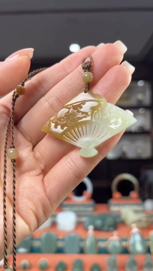 颈饰未镶嵌和田玉佩佩