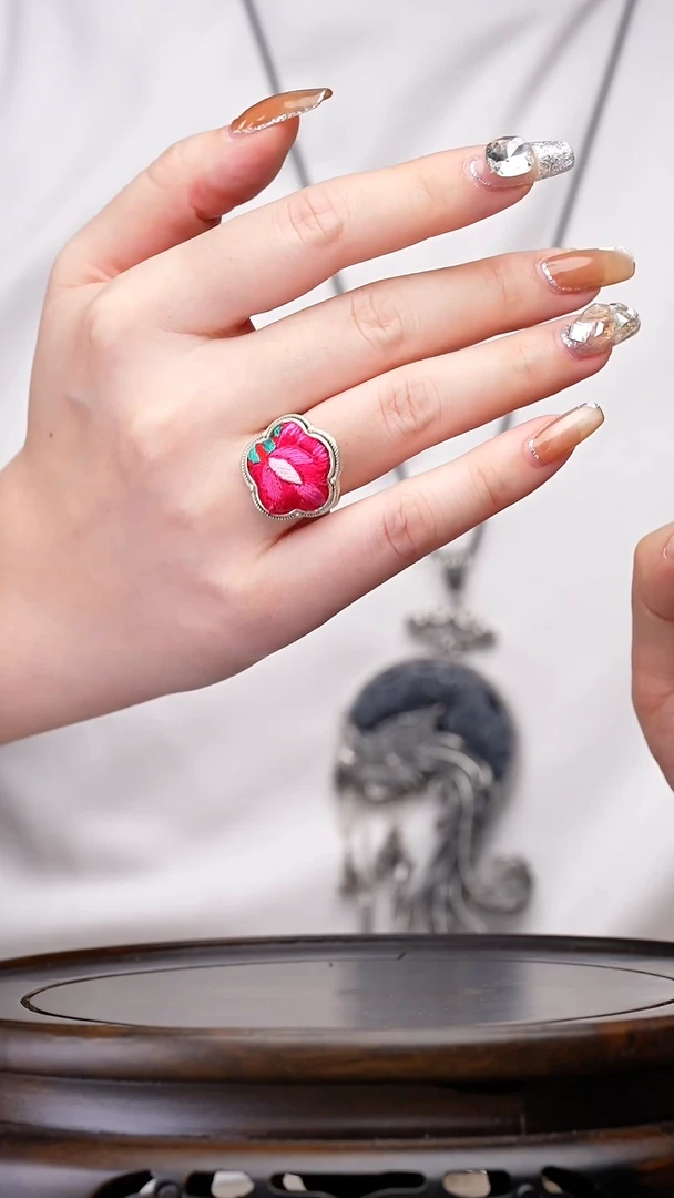 【闪购商品】刺绣黔东南苗族刺绣A285