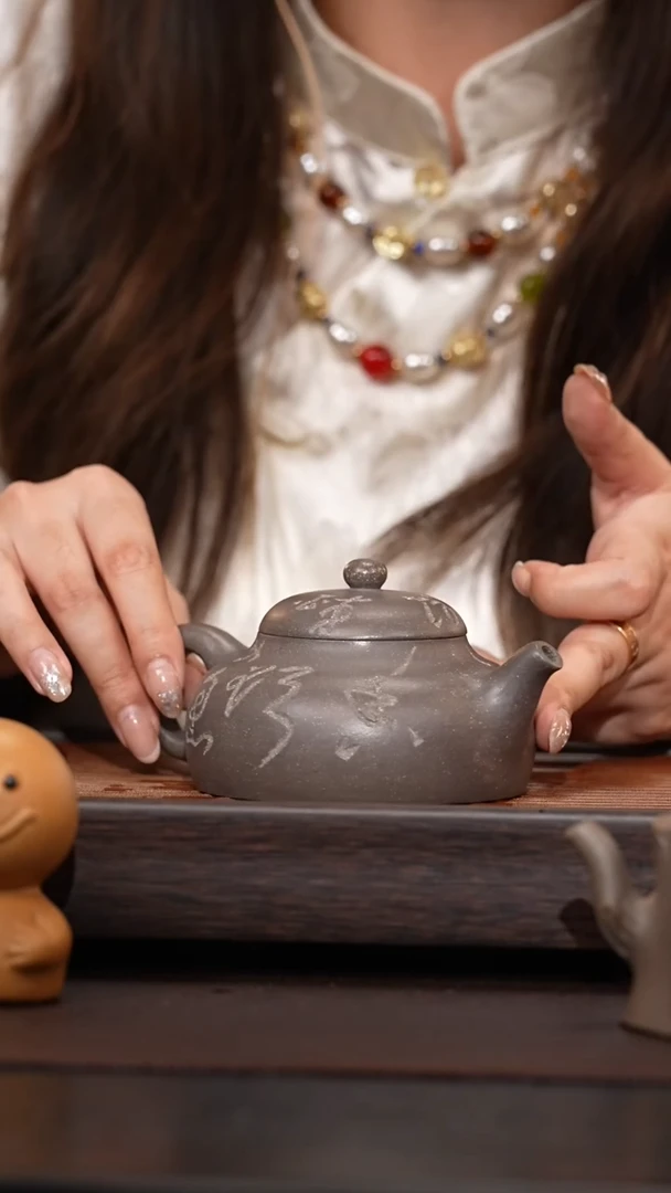 茶壶紫砂柿圆刻字200cc