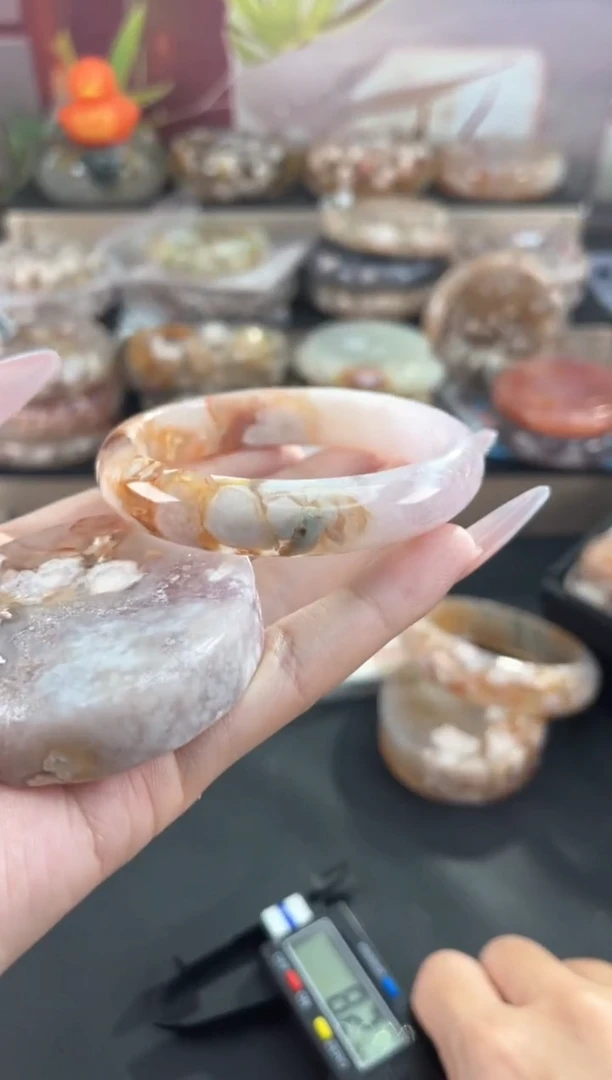 未镶嵌手镯石英质玉54