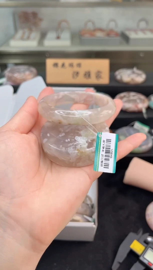 未镶嵌手镯石英质玉60圈口（赠品镯心）13945526