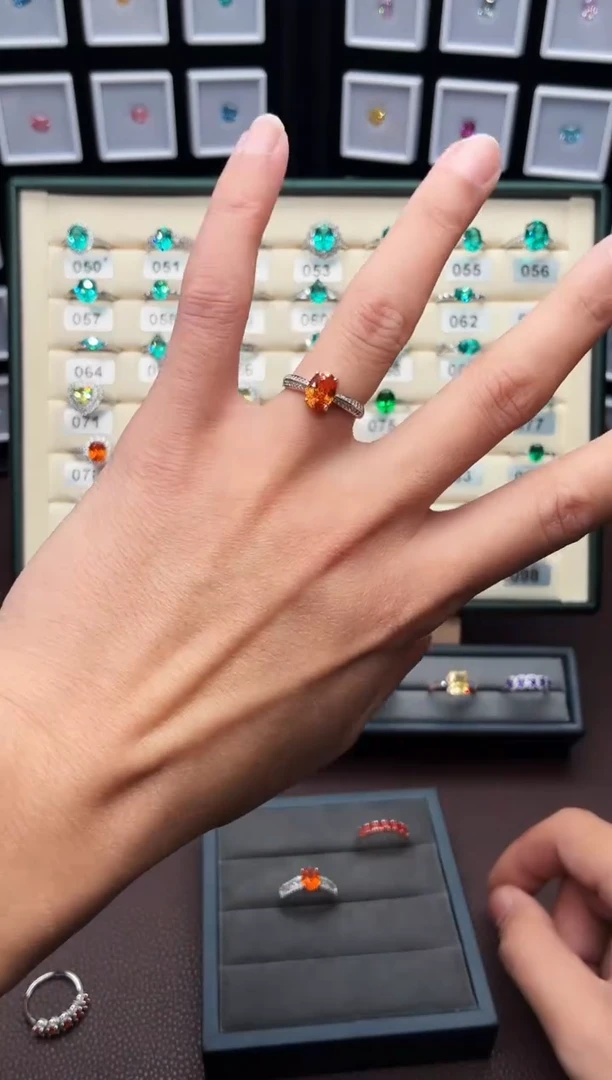 银S925镶嵌戒指石榴石（芬达石）111