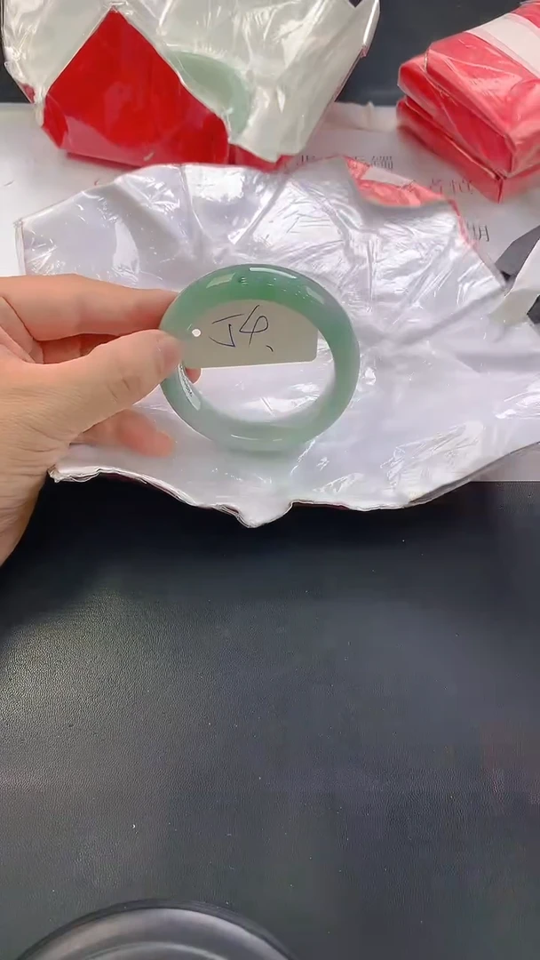 未镶嵌手镯翡翠185