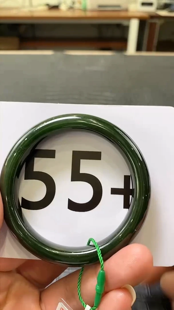 【闪购商品】和田玉碧玉手镯55.6未镶嵌一个