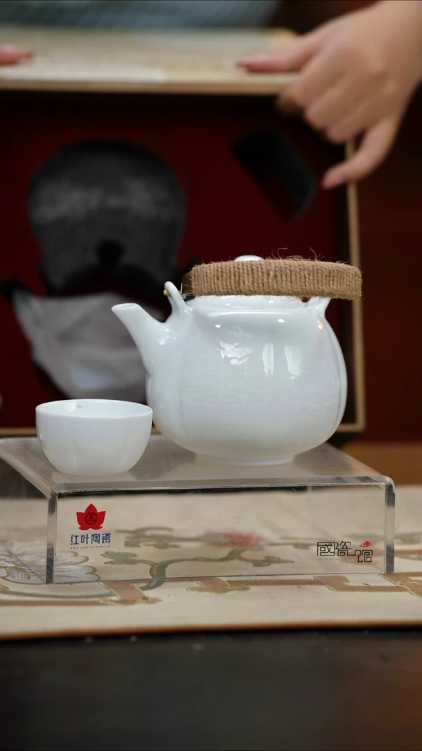 5头雕刻荣华似锦茶具