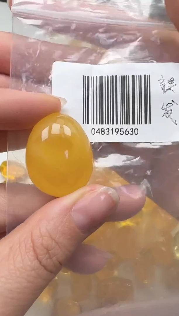 裸石琥珀未镶嵌如图