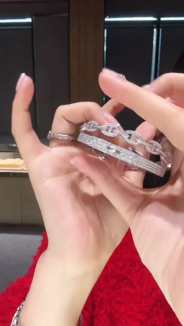 【闪购商品】钻石戒指18K金镶嵌猪鼻子