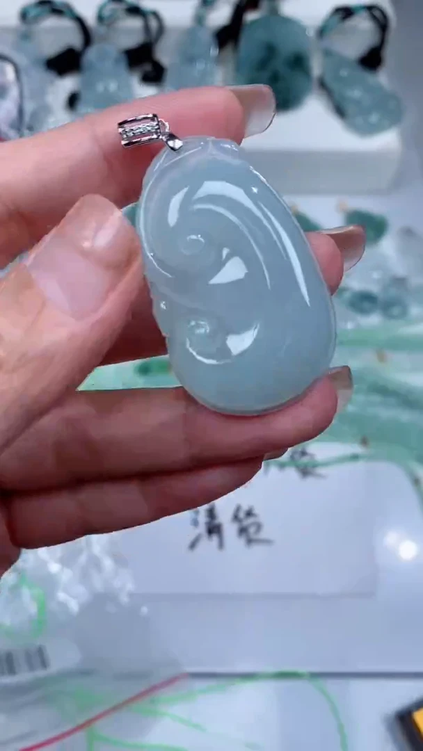 颈饰银S925镶嵌翡翠吊坠