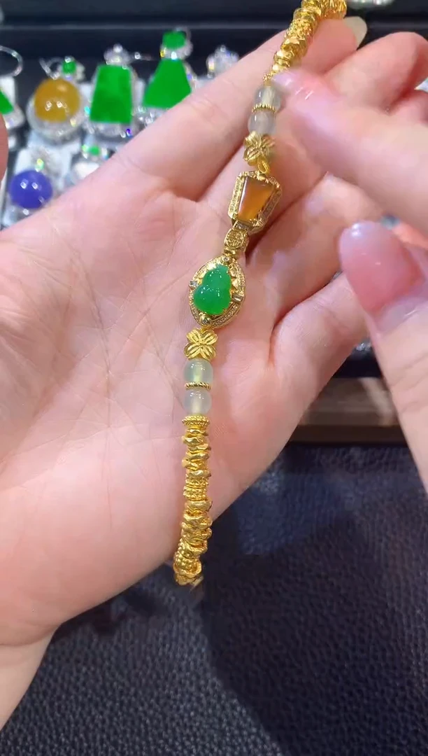 18K金镶嵌手链翡翠A42
