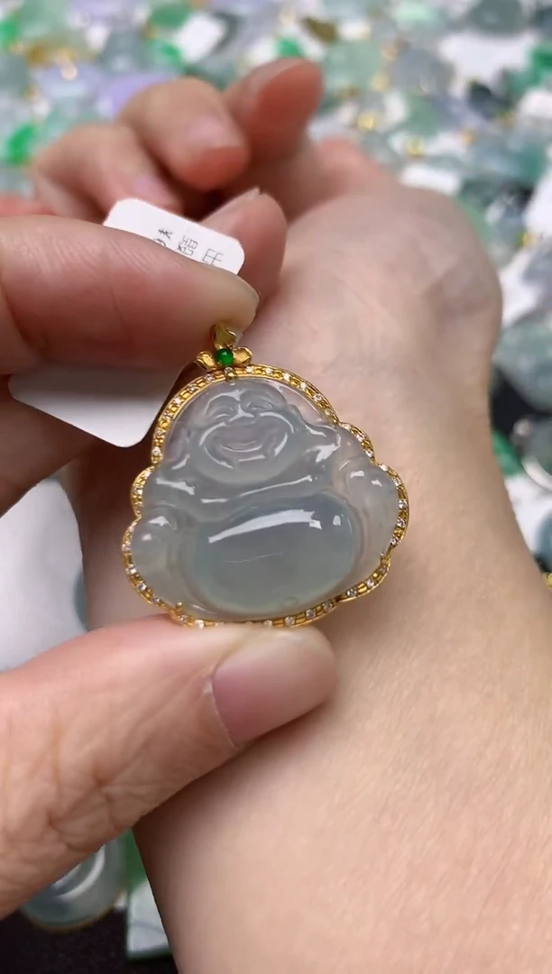 颈饰18K金镶嵌翡翠屁***?天然缅甸A货翡翠