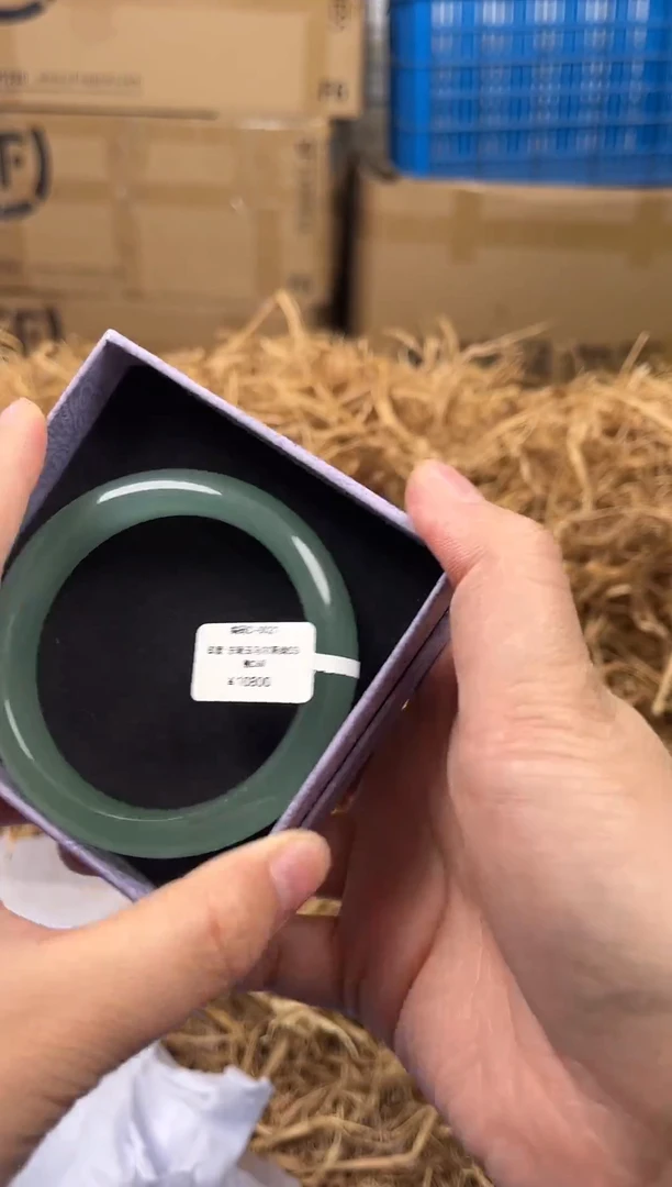 未镶嵌手镯石英质玉D-0021