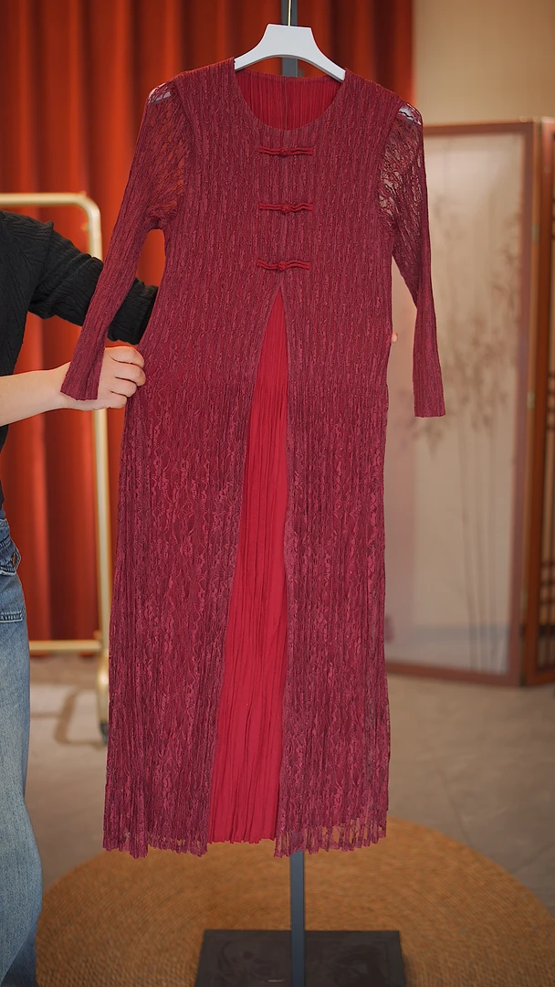 中年妈妈2025新款夏装妈妈气质褶皱高弹力连衣裙