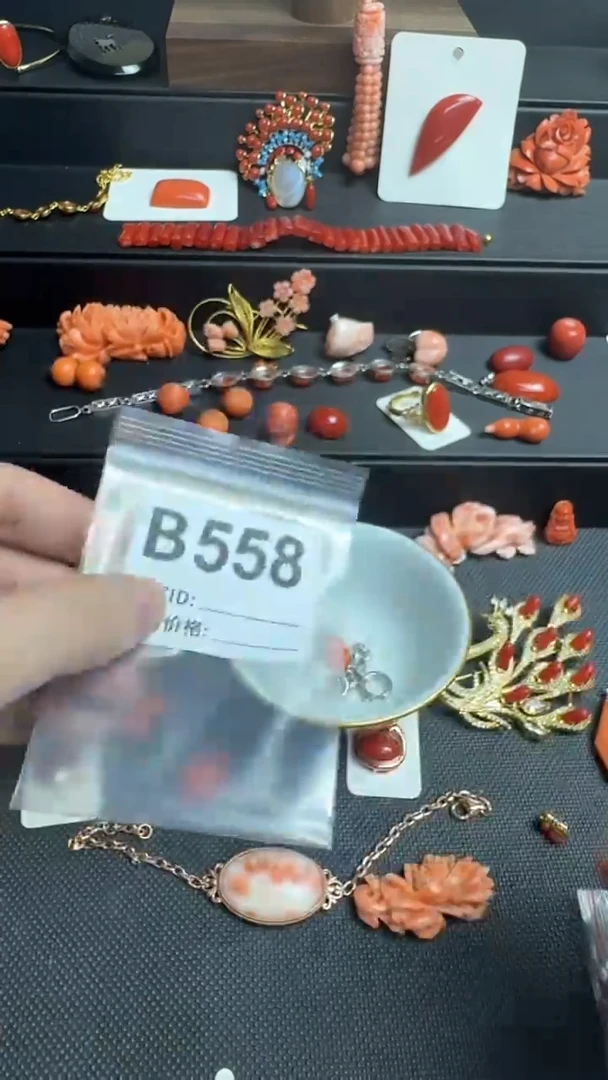 其他A****a默认微瑕好看出手