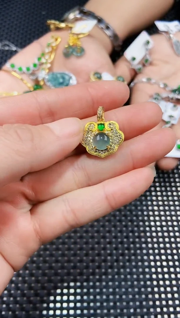 【闪购商品】翡翠吊坠(不含链)未镶嵌11111111
