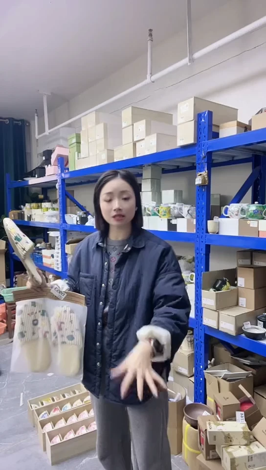 【闪购商品】瓷片进口家用百货拖鞋一双D953