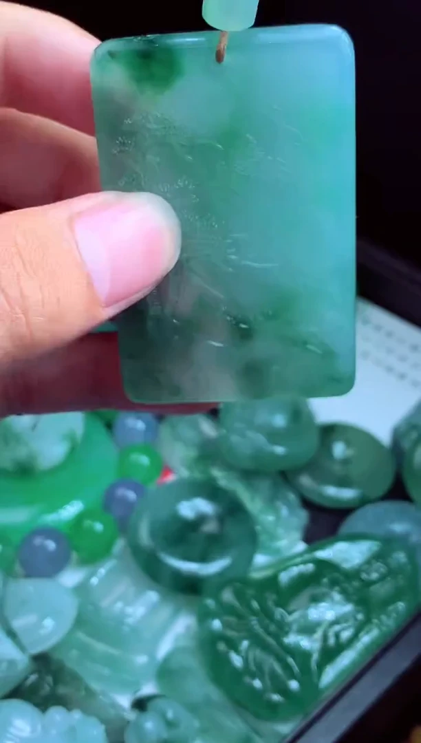 定制翡翠未镶嵌翡翠毛货定制
