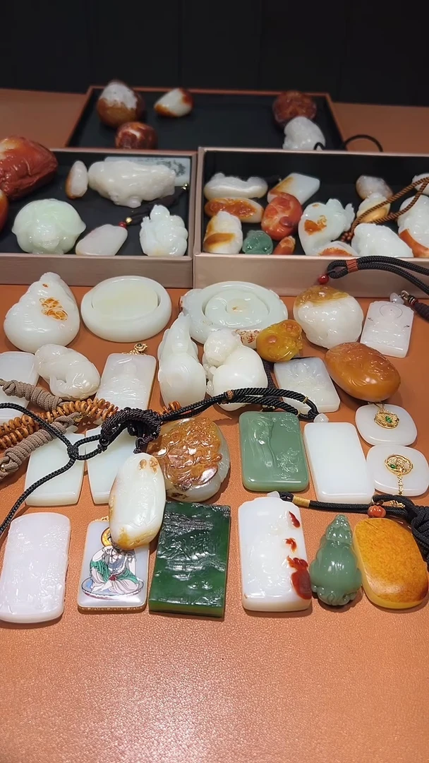 未镶嵌和田玉把件齐***。和田玉