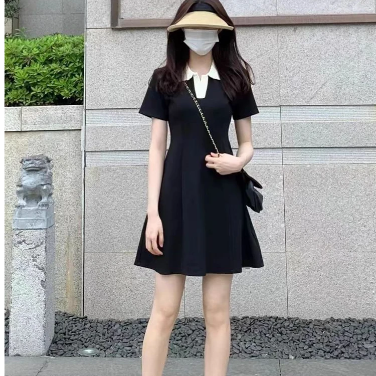 白领小V夏季短袖外出哺乳裙小个子显瘦喂奶茶歇法式赫本风小黑裙