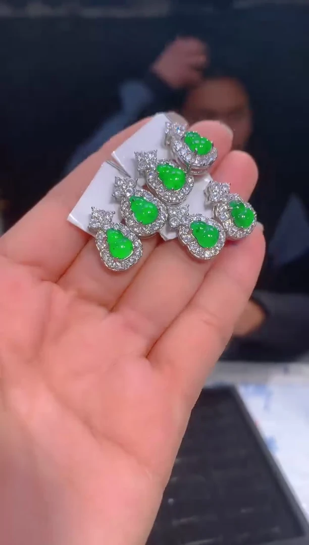 【闪购商品】定制翡翠未镶嵌18-多样性发货（发其一）