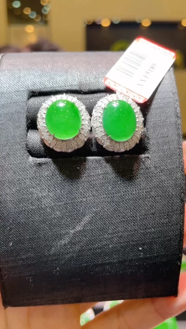 【闪购商品】翡翠吊坠(不含链)18K金镶嵌A38