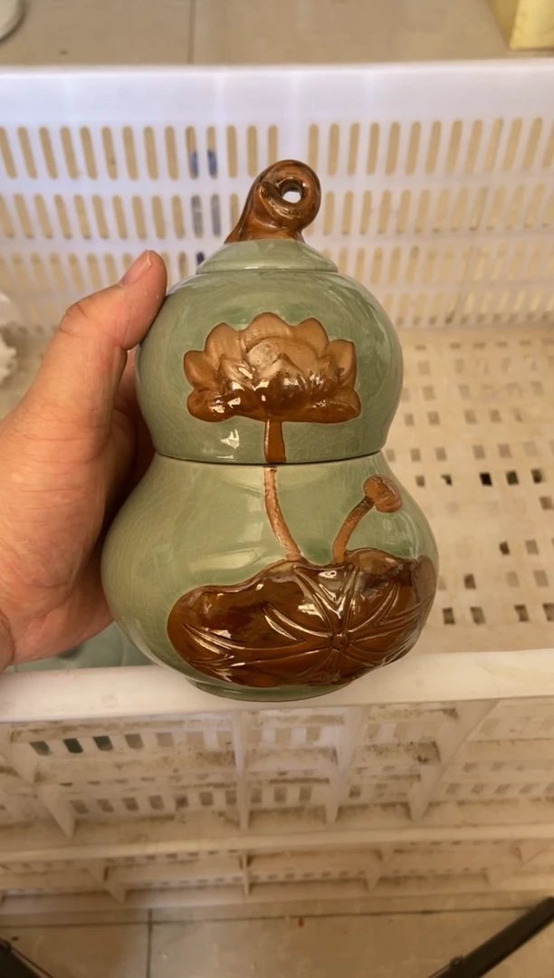 无运费险有瑕疵的摄影的产品有使用过的痕迹有点脏介意勿拍