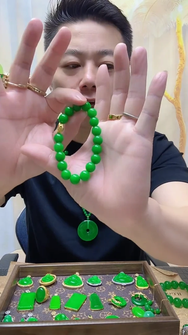 未镶嵌手链翡翠翡翠手链