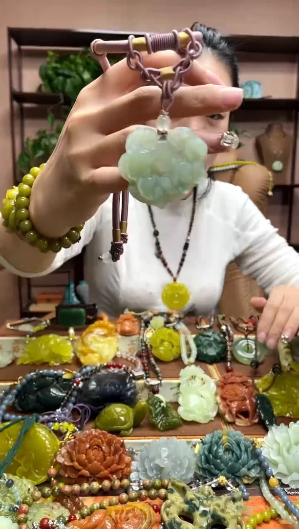 未镶嵌岫玉吊坠·