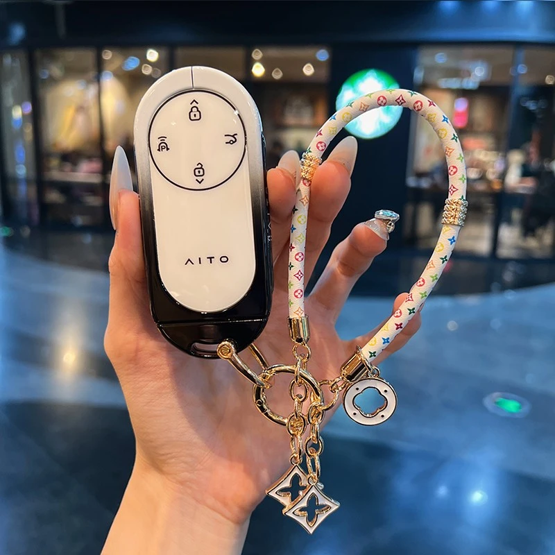 适用于2025款AITO问界M9钥匙套M8华为赛力斯问界新款M7车高档壳扣