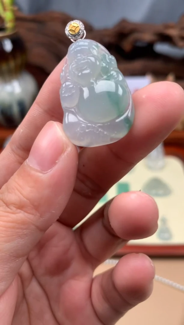 翡翠18K金镶嵌颈饰财爷